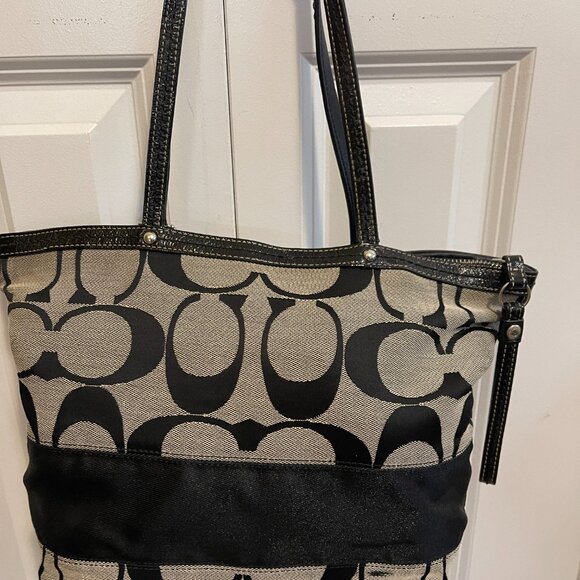 Coach Signature Black Canvas and Grey canvas bag Great shape! F13548 - Picture 3 of 6